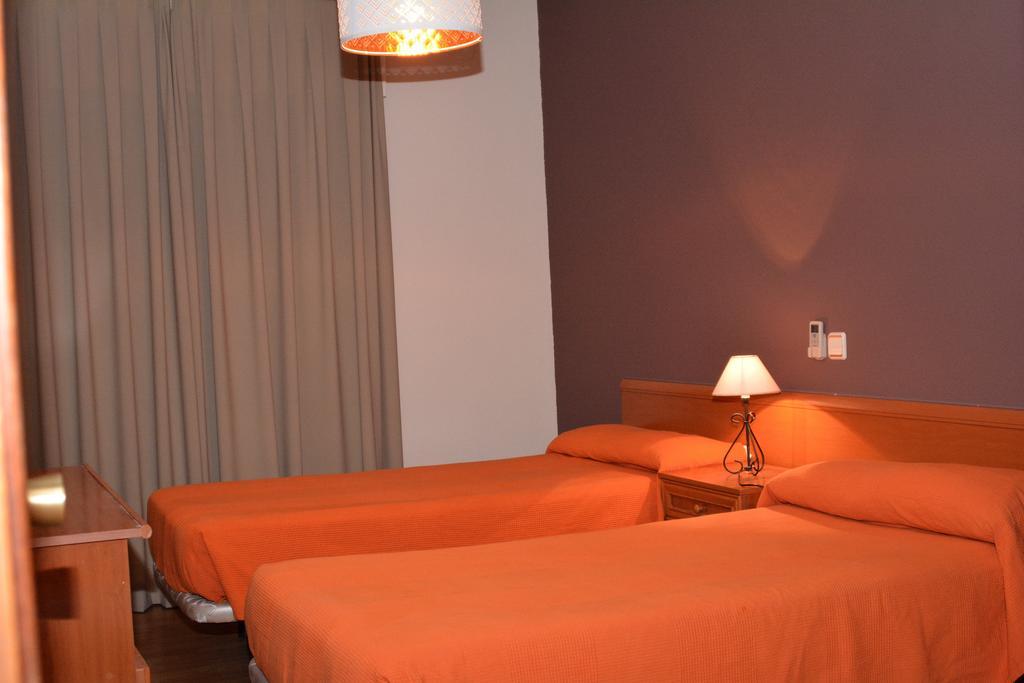 Hostal Gastrobar Carmelo Villarejo de Salvanés 외부 사진