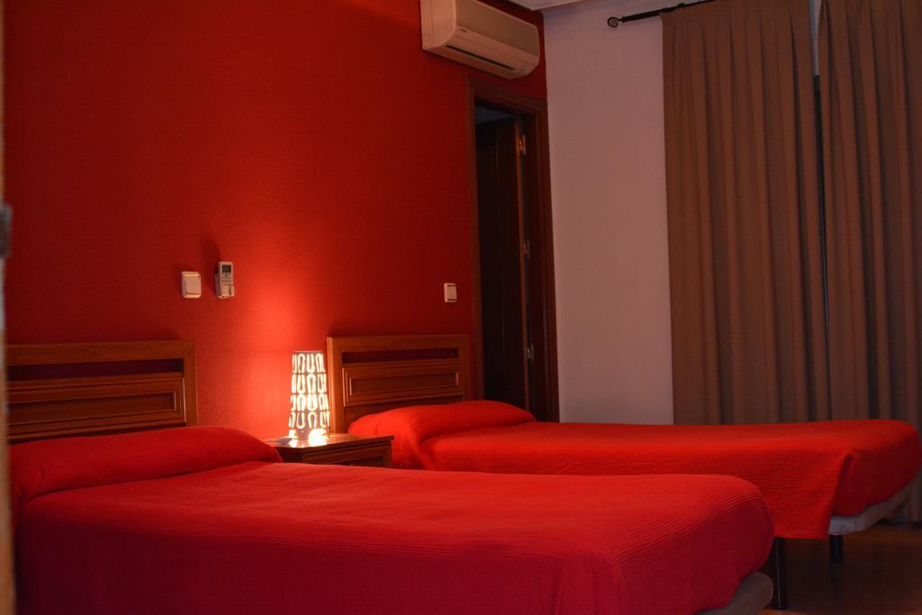 Hostal Gastrobar Carmelo Villarejo de Salvanés 외부 사진